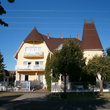 Terezia Guest-House Hotel Vonyarcvashegy Exterior photo