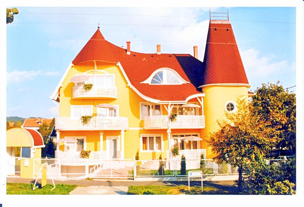 Terezia Guest-House Hotel Vonyarcvashegy Exterior photo